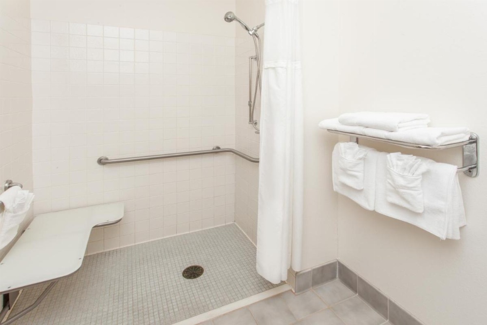 Room image 3