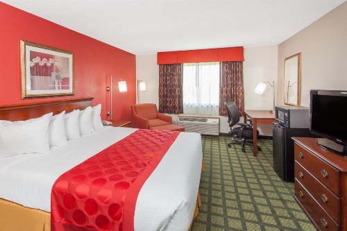 Ramada Limited Decatur image 24